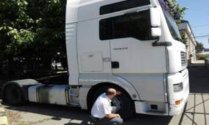 Camion MAN căutat de autorităţile italiene, depistat la Vama Albiţa