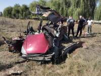 Autoturism spulberat de tren pe o trecere de cale ferată din Pașcani: șoferul a fost declarat decedat după 20 de minute de resuscitare