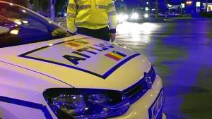 Mașină de poliție furată din parcarea Biroului Rutier Sibiu. Hoțul a făcut pe polițistul și a oprit mașini, iar banii i-ar fi jucat la păcănele