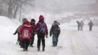 Toate școlile din județul Iași vor fi închise joi, din cauza condițiilor meteo. Elevii se întorc la ore după vacanță