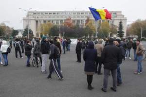Protest la Guvern. 1.200 de oameni, în Piața Victoriei