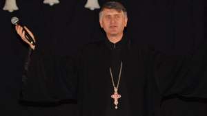 Preotul din Mureș care agăța băieți, cercetat penal pentru racolare de minori în scopuri sexuale