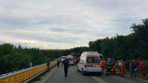Planul Roșu de Intervenție, activat în Giurgiu: un microbuz cu 16 pasageri s-a ciocnit cu o mașină