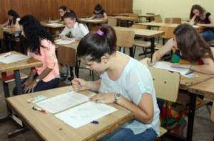 Evaluarea Națională începe astăzi cu proba scrisă la Limba și literatura română. Cum arată subiectele