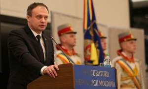 Oficiali moldoveni, opriți abuziv și controlați ca ultimii borfași de serviciile speciale ruse