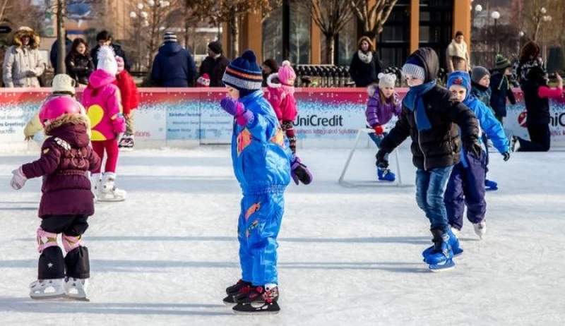 S-a deschis şi al doilea patinoar la Palas, dedicat copiilor