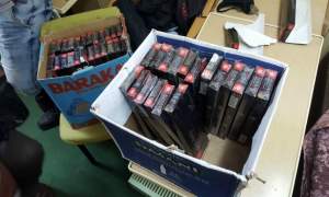 Cyber-contrabandă: au folosit parola unui vameș pentru accesa un sistem informatic și a aduce țigări de contrabandă în țară