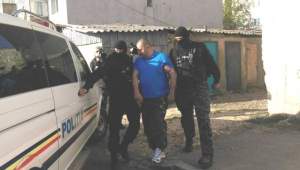 Polițist de frontieră din Vaslui, reținut pentru 24 de ore. Este suspect în mai multe atacuri de tip mafiot