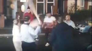 Bătaie cu săbii și bâte de baseball între grupuri de români din Anglia (VIDEO)