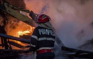 Tragedie în Sălaj. Doi copii au murit într-un incendiu declanșat de la soba care încălzea locuința