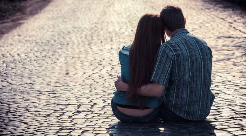 Cele 6 semne ale adolescentului îndrăgostit