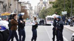 Patru polițiști francezi, uciși de un coleg chiar în sediul secției de Poliție