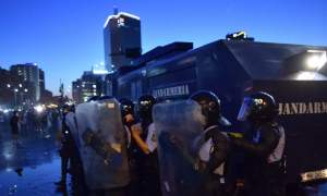 Jandarmeria recunoaște mobilizarea pentru mitingul din această seara Camioane întregi de jandarmi se deplasează spre București
