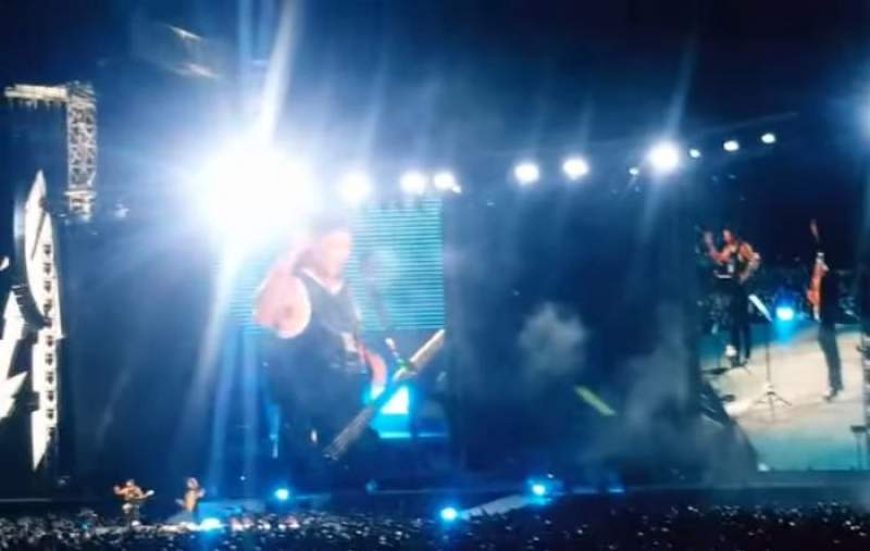 Piele de găină! Momentul în care Metallica a cântat piesa „De vei pleca” a trupei Iris (VIDEO)
