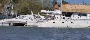Accident naval în Delta Dunării: o navă s-a izbit de mal, distrugând trei ambarcațiuni mari de agrement