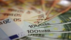UE a limitat plățile cash. Suma maximă pe care o mai poți achita în numerar e de 10.000 de euro