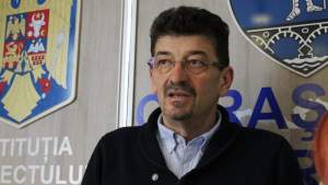 Prefectul de Caraș-Severin a demisionat după ce a fost pus sub control judiciar în cazul permiselor de port-armă