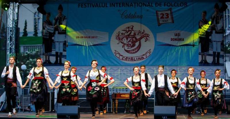 Festivalul Internațional de Folclor „Cătălina”, teatru pentru toate vârstele și târg de antichități, la Palas