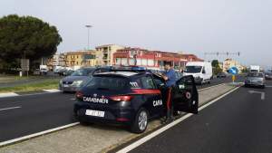 Româncă arestată în Italia după ce a încercat să-i mituiască pe carabinieri cu servicii sexuale