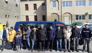 România, țară de tranzit pentru migranți: 12 cetățeni străini ascunși într-un automarfar, depistaţi de poliţiştii de frontieră în Vama Nădlac II