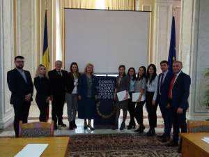 ȘCOALA POLITICĂ IAȘI XXI:   Studenții au beneficiat de o vizită de studiu la Parlamentul României