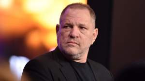 Producătorul Harvey Weinstein, concediat de propria companie în urma acuzațiilor de hărțuire sexuală