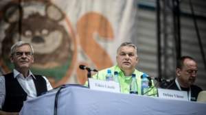 Incidente la discursul lui Viktor Orban de la Tușnad. Femeie agresată de simpatizanți ai premierului maghiar