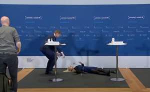 Șefa Agenției medicamentelor din Danemarca a leșinat în timpul unei conferințe de presă (VIDEO)