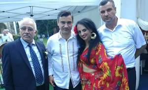 Unchiul Vasile (primul din stânga), alături de frații Mihai și Ioan Chirica, la o petrecere de familie
