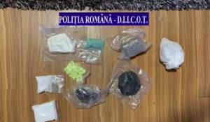 Captură de droguri de mare risc, în București: mai multe persoane, arestate pentru trafic și consum de stupefiante (VIDEO)
