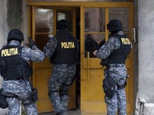Spargere la o sală de jocuri de noroc din Neamț: două persoane au fost reținute