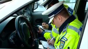 Peste 190 de amenzi, aplicate sâmbătă de polițiștii ieșeni: 43 de infracțiuni constatate și 17 permise de conducere ridicate
