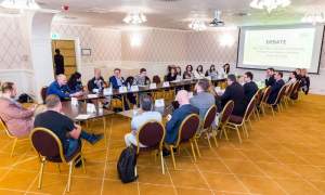 Dezbatere privind importanța mediului universitar în decizia companiilor de a investi în Iași, la Palas