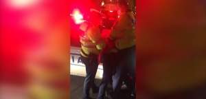 Polițist de frontieră, încătușat după ce s-a urcat, rupt de beat, la volan (VIDEO)