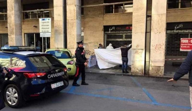 Adolescent român acuzat că a ucis un om al străzii, în Palermo, pentru 25 de euro