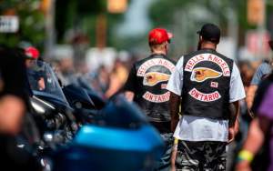 Percheziții la motocicliștii Hells Angels, după atacul mafiot din Capitală