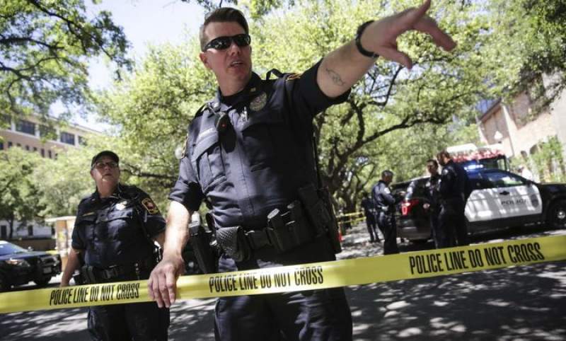 Atac cu armă albă, la Universitatea din Texas: un student a fost ucis, iar alți trei răniți