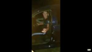 Fals polițist, prins după ce a fost filmat de un grup de tineri (VIDEO)