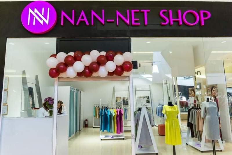 Eleganță și culoare în creațiile vestimentare NAN-NET SHOP, de la IULIUS MALL
