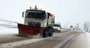 Iași – drumuri județene închise în urma căderilor masive de zăpadă