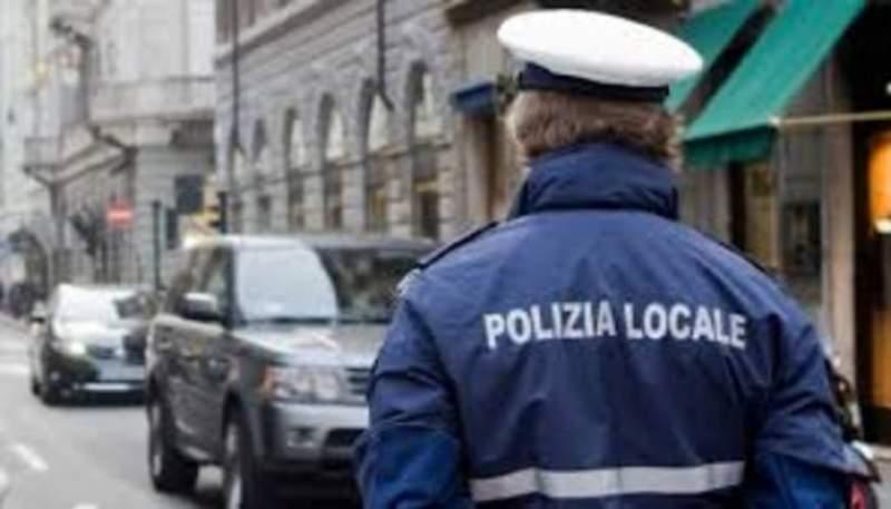 Adolescent călcat în picioare de doi escroci români, în Italia: agresorii au fost arestați