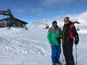 Iohannis a rezolvat toate problemele ţării şi a mers la schi în Munţii Şureanu