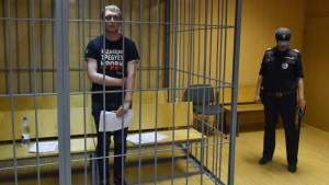 Rusia îl eliberează pe jurnalistul de investigație arestat pentru „trafic de droguri”: doi generali de poliție au fost destituiți