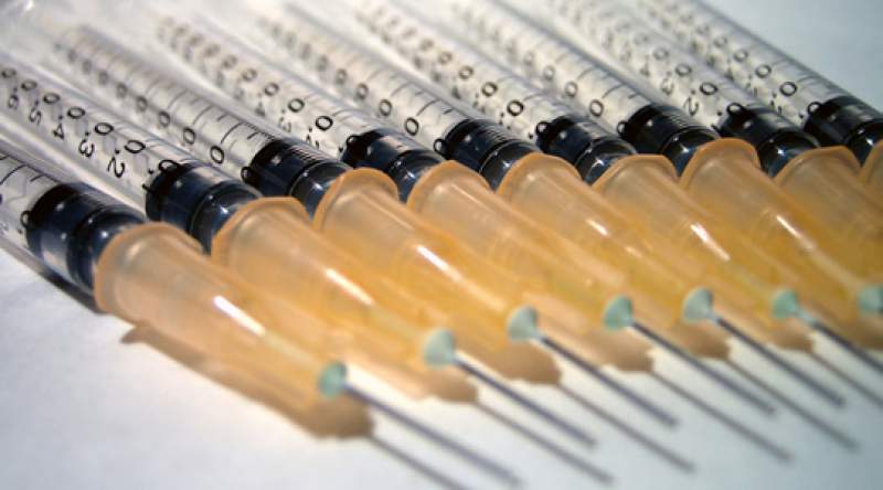Ministerul Sănătăţii a început livrarea a peste 245.000 de doze de vaccin hexavalent