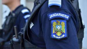 Jandarmi înjurați ca la ușa cortului de un scandalagiu din Galați: „curajosul” s-a ales cu dosar penal (VIDEO)