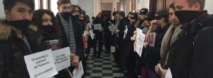 IAŞI: Studenţii Facultății de Drept de la Universitatea „Alexandru Ioan Cuza” au protestat faţă de modificările aduse legilor justiţiei