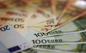 UE a limitat plățile cash. Suma maximă pe care o mai poți achita în numerar e de 10.000 de euro