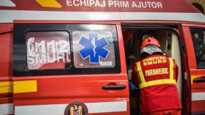 Un bărbat din Prahova a fost strivit sub o mașină pe care încerca să o repare. Este în stare gravă la spital, fiind intubat