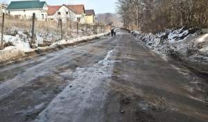 Țara fără cetățeni: bogații din Bârnova sunt refugiați în propriul lor lagăr