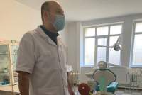 Uluitor: medicul școlar Andrei Petrache e „rezident pe viață”. Minte și chiulește mai rău ca elevii